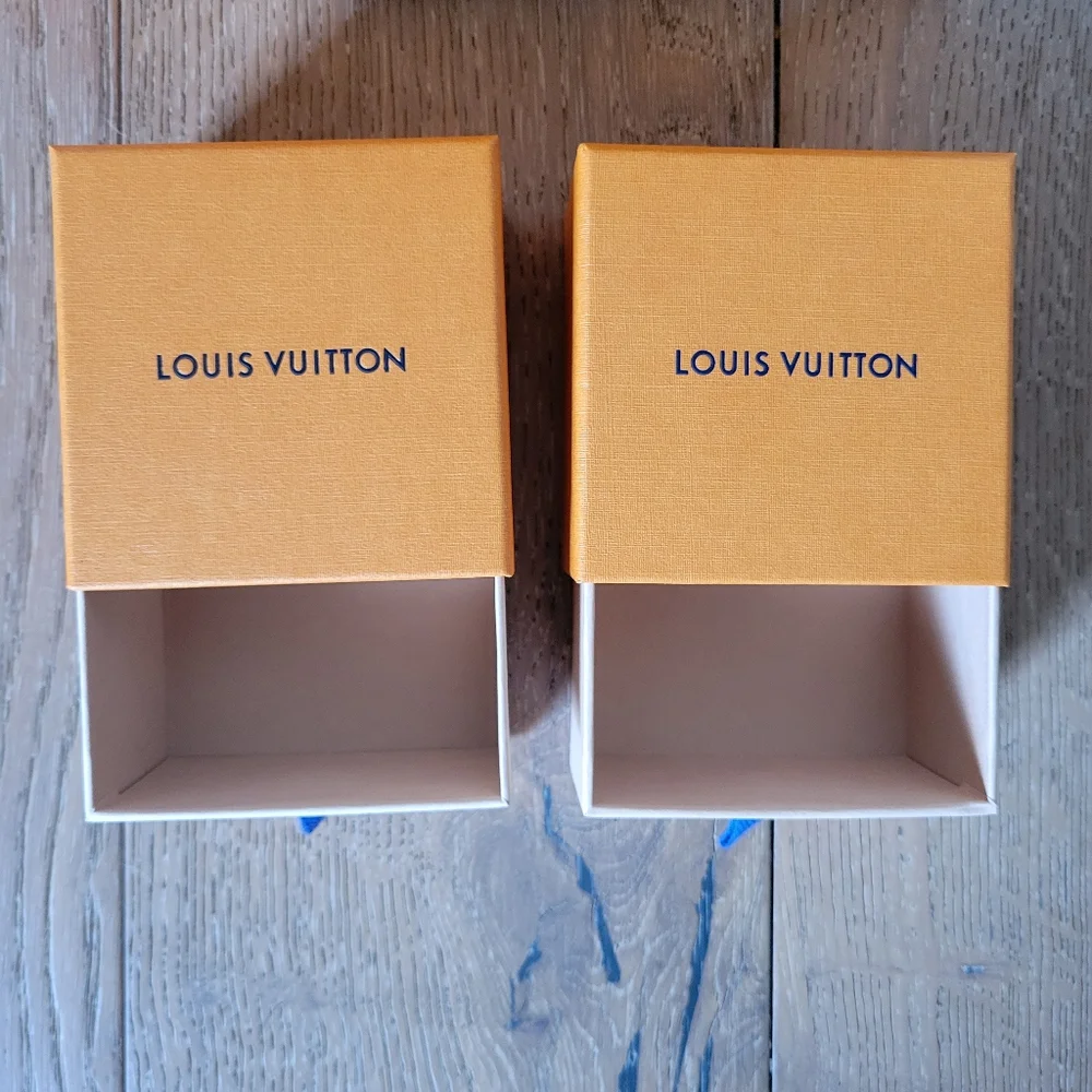 π― AUTHENTIC β¨οΈ Louis Vuitton Empty MINI Gift Boxes and Ribbon Set π - Picture 4 of 13
